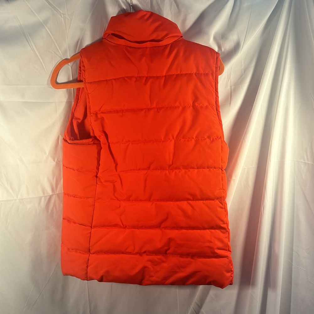 OLD NAVY Red Puffer Vest Size Medium - Picture 5 of 11